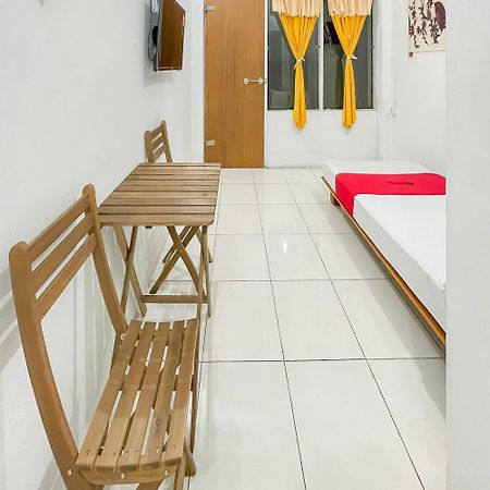 Reddoorz Syariah At Jalan Ra Kosasih Sukabumi Hotel Exterior foto
