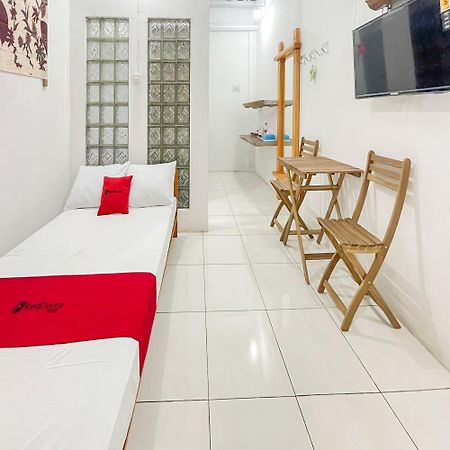 Reddoorz Syariah At Jalan Ra Kosasih Sukabumi Hotel Exterior foto