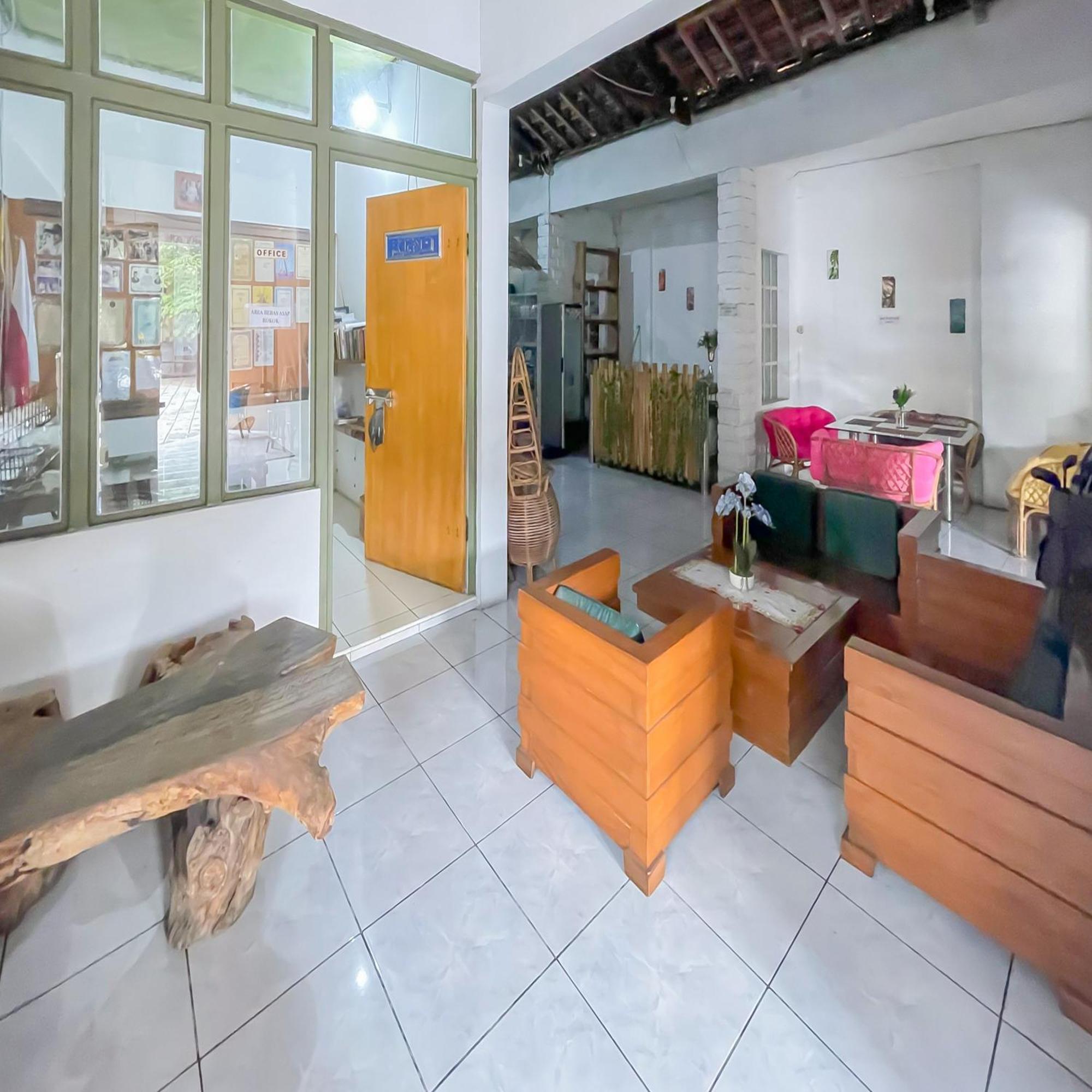 Reddoorz Syariah At Jalan Ra Kosasih Sukabumi Hotel Exterior foto