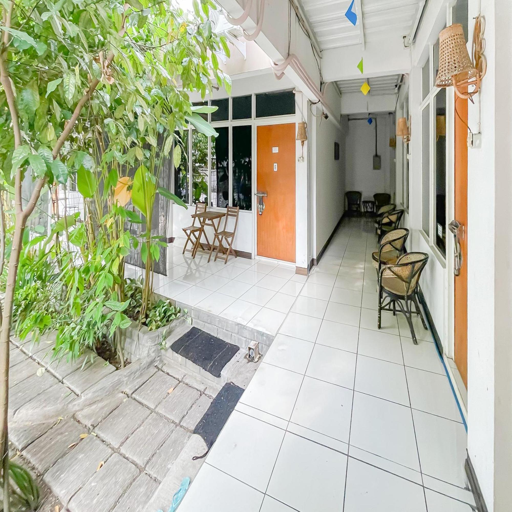 Reddoorz Syariah At Jalan Ra Kosasih Sukabumi Hotel Exterior foto