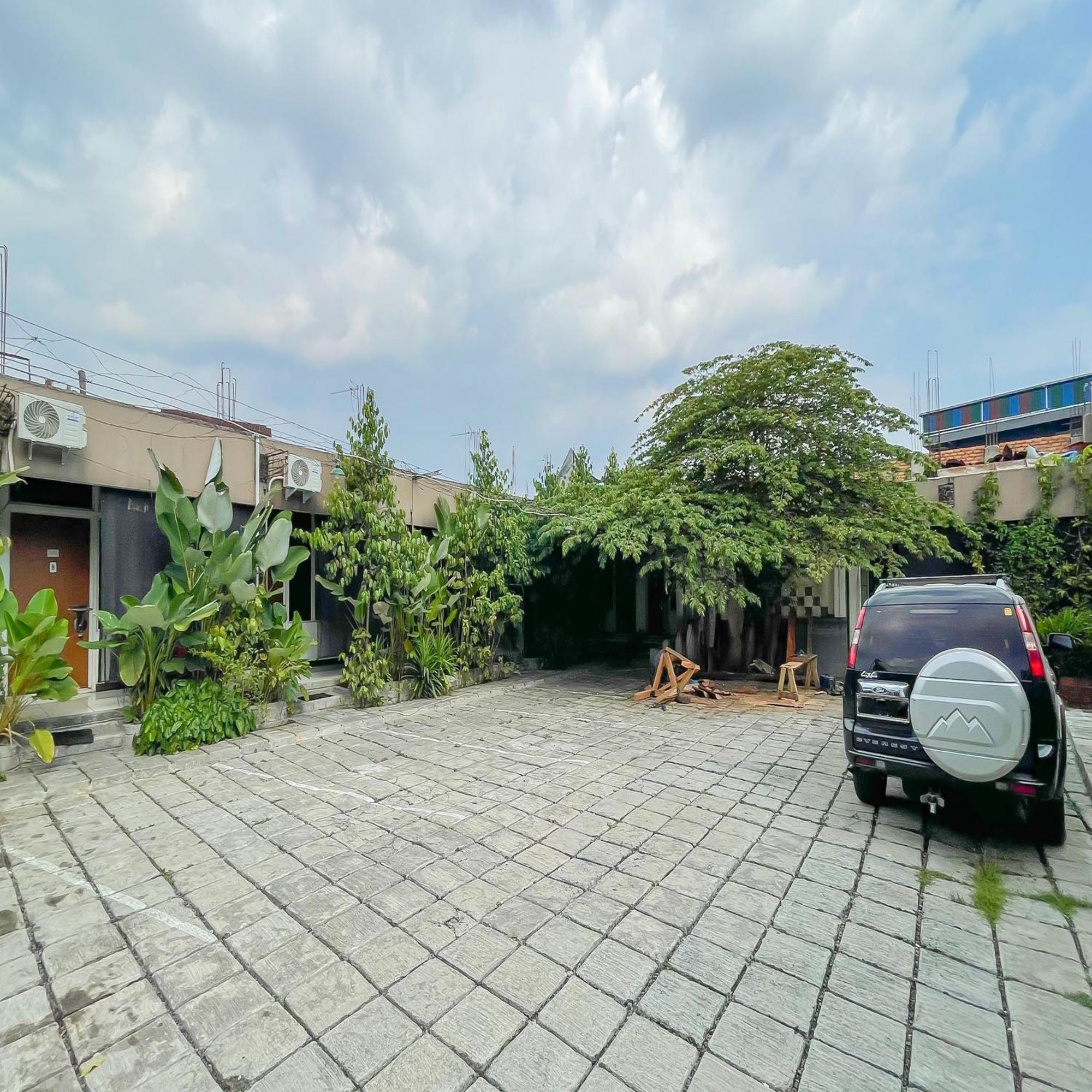Reddoorz Syariah At Jalan Ra Kosasih Sukabumi Hotel Exterior foto