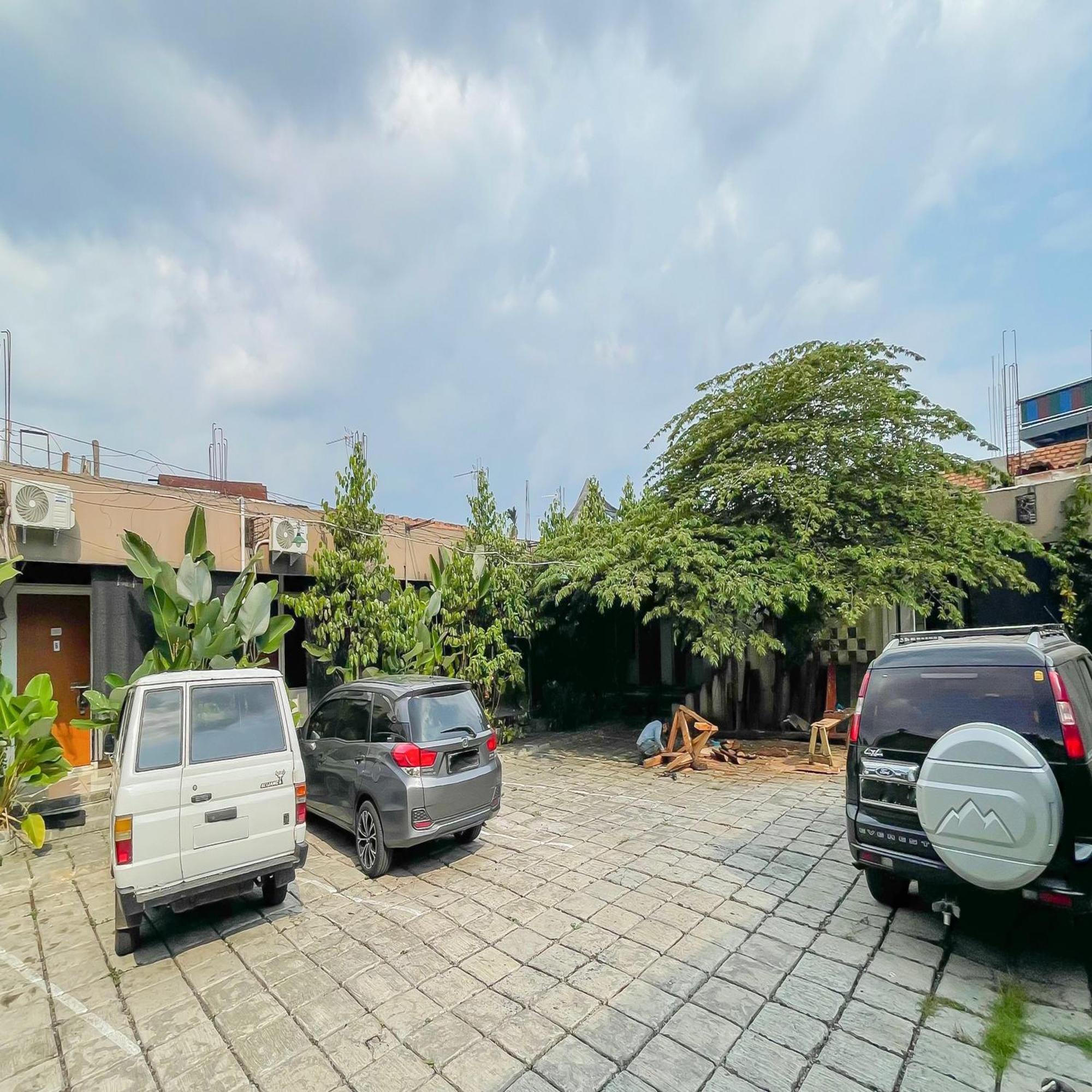 Reddoorz Syariah At Jalan Ra Kosasih Sukabumi Hotel Exterior foto